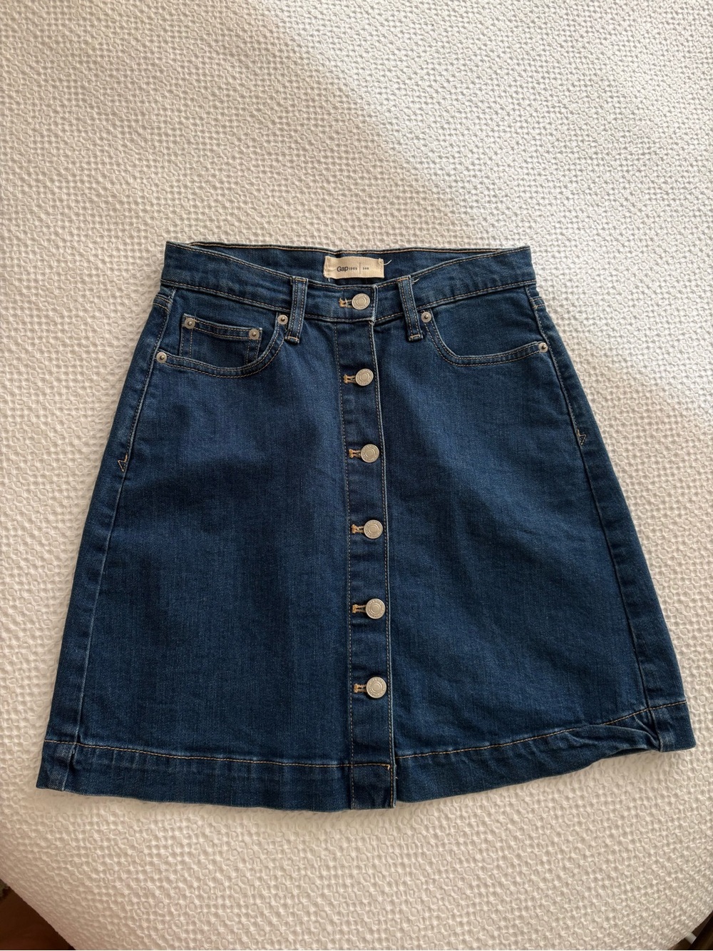 GAP Denim Button-Front Mini Skirt - Picture 2 of 4
